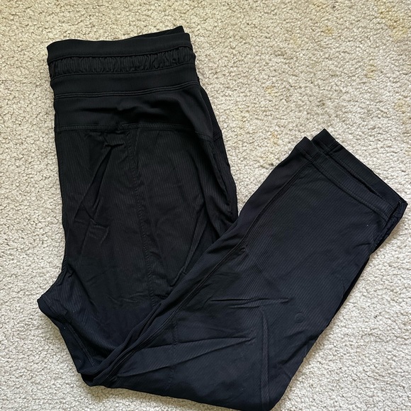 Lululemon dance studio mid-rise cropped pant - Picture 5 of 11